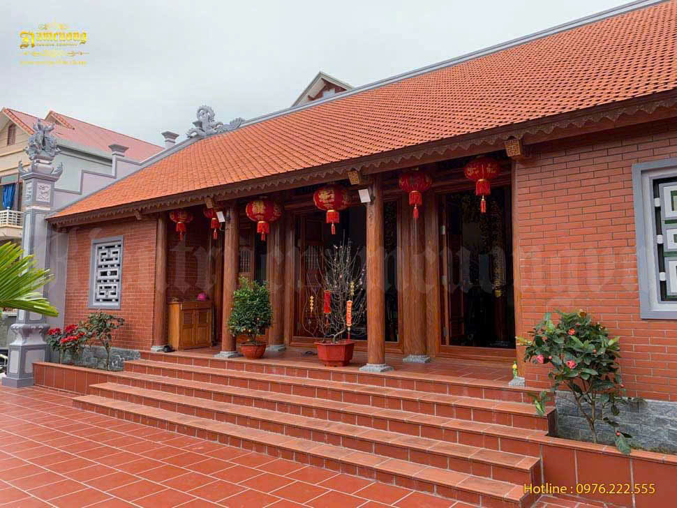 Nhà gỗ Quang Vinh đảm bảo độ chính xác, độ bền và tính thẩm mỹ cao.